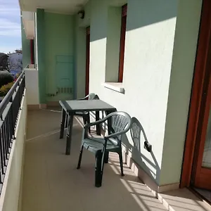 Roberta Con Piscina - Agenzia Cocal Apartmán