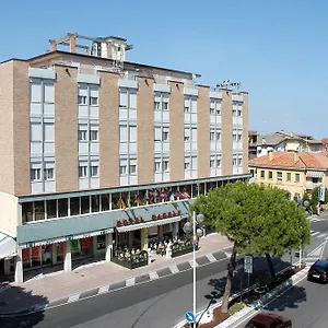 Quali sono i migliori hotel vicino a Santuario della Madonna dell'Angelo? Caorle